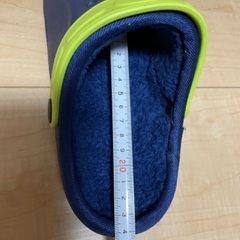 新品 ボアサンダル 約23.5cm 内側ボアで暖かい クロックス風サンダル 靴のヒラキの画像