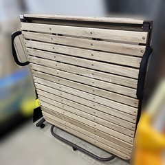 J3129 美品 シングル折りたたみベッド すのこシングルベッド　クリーニング済みの画像