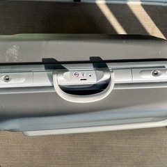 スーツケースの画像