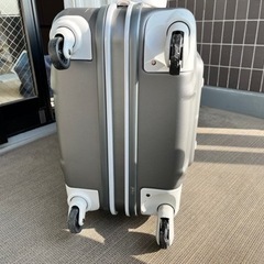 スーツケースの画像