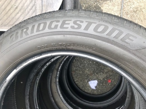 ⭕️バリ溝⭕️タイヤ4本?235/55-18 ブリヂストン！バリ山? ハリアー、レクサスRX 等SUV