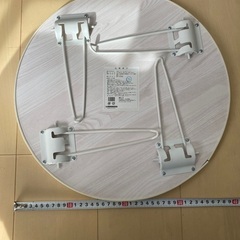 木製ミニテーブルの画像