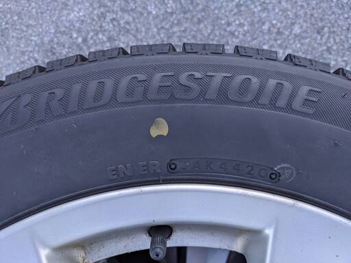 215/60/R17　スタッドレスタイヤ4本セット　2020年　ブリジストン製　タイヤのみ