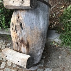 丸太一本物 厚手鉄ベルト巻プランターの画像