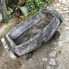 丸太一本物 厚手鉄ベルト巻プランターの画像