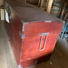 値下げ‼　　長持　（昔、寝具や座布団を保管）の画像