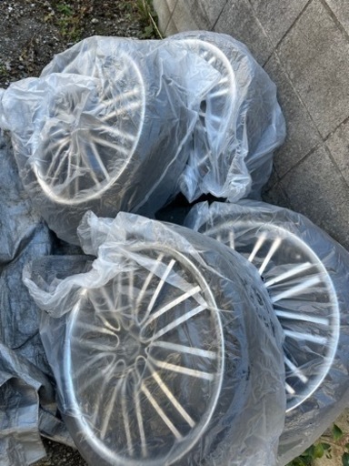 215/35R 19インチのタイヤホイール4本セット