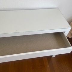 IKEAのドレッサーの画像