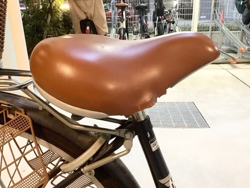 自転車 26インチ サドル大きめ、後ろカゴ＋ライト数点付き