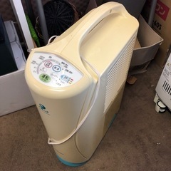 コロナ 衣類乾燥除湿機 除湿器 衣類乾燥(2019年製) cd-...