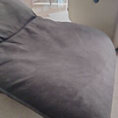 無印良品の木製リクライニングソファーの画像