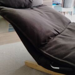 無印良品の木製リクライニングソファーの画像