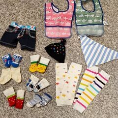 新生児〜70cmベビー服と小物いろいろの画像
