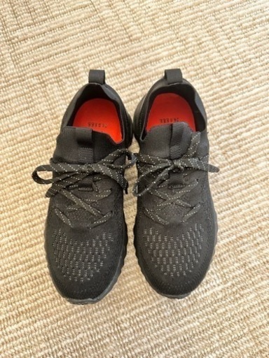 新品　スニーカー24センチ