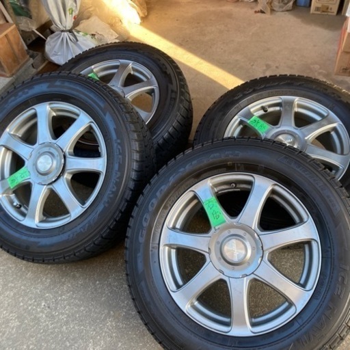 アルファード　スタッドレス　タイヤ