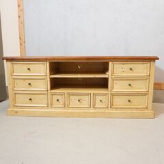 P.G.T. RECLAIMED(Plantation Grown Timbers社)のカントリー調の雰囲気が存分に楽しめるローボード。ツートンカラーが魅力のTVボードはリビングのアクセントに♪ DK430の画像