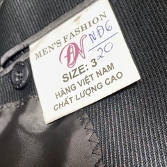 超美品　高級品　ベトナム製　スーツの画像