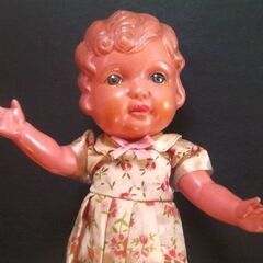 戦前1930年代セルロイド遺産「青い目の女の子人形」存在感のあるベストなサイズ戦前らしいリアルな顔立ちが魅力的です◎の画像