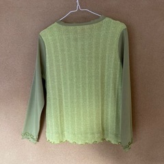 美品　トップス　M 定価1万円の商品の画像