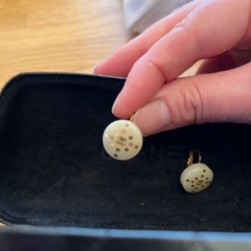 CHANELのピアス