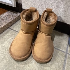 ムートンブーツ　16センチ