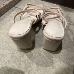 サンダル　22.5 グレイル の画像