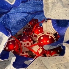 IKEAクリスマス　ツリー　カップケーキオーナメントの画像