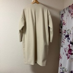 ノーカラーコートの画像