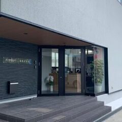 ▼サッシの現場作業員【補助】：正社員▼チームで働く★だから一人で悩まない！ 未経験でも大丈夫！ 安定性抜群の企業でながーく勤めませんか？の画像