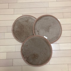 丸型座布団　3枚の画像