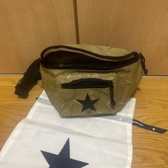 完売　❤️converse Tokyoのボディバッグ❤️ベージュの画像