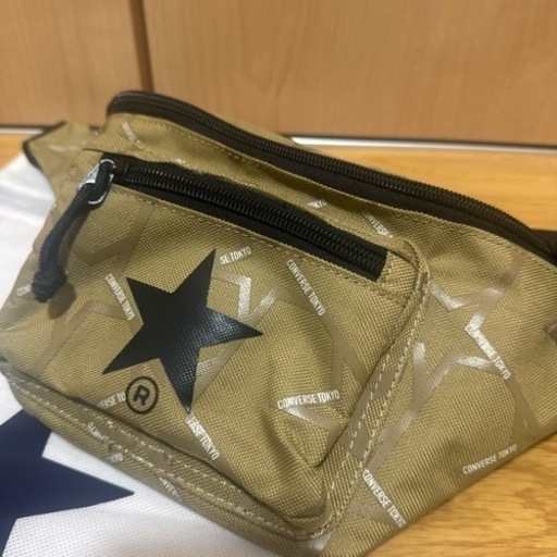 完売　❤️converse Tokyoのボディバッグ❤️ベージュ