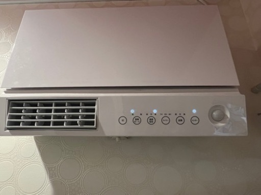 脱衣所ヒーター　壁掛け　センサー　温風、送風