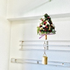 完売しましたラスト　フライングツリー　壁に飾るクリスマスツリーガーランド　スワッグ　クリスマスリースの画像