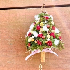 完売しましたラスト　フライングツリー　壁に飾るクリスマスツリーガーランド　スワッグ　クリスマスリースの画像