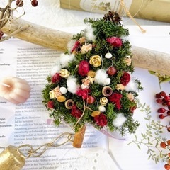 完売しましたラスト　フライングツリー　壁に飾るクリスマスツリーガーランド　スワッグ　クリスマスリースの画像