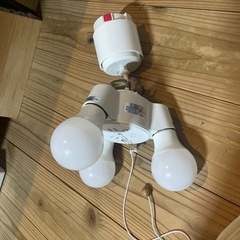 ニトリ　ペンダントライト　電球付き！