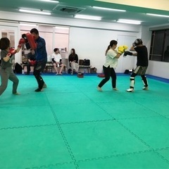 初心者やリフレッシュしたい人、体を動かしたい人、引き締めたい人、...