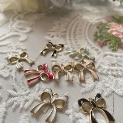 アクセサリーパーツの梱包内職の画像