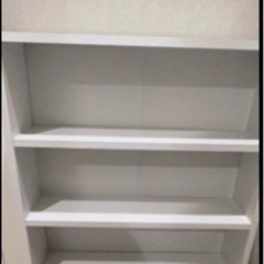 白い棚