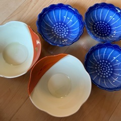 小さい食器　2種類（計5つ）