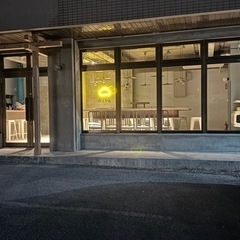 スタイリッシュな沖縄そば屋の画像