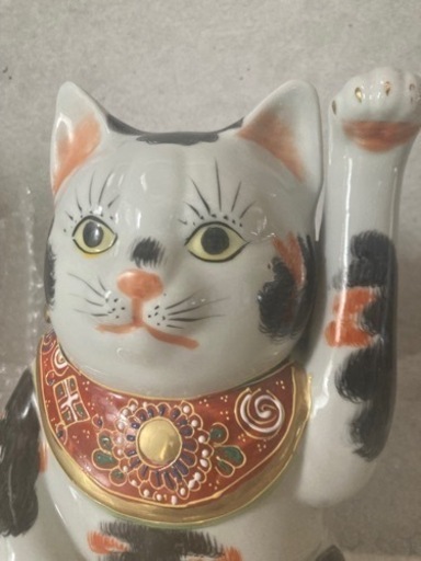 九谷焼　猫置物　三毛猫