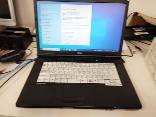 LIFEBOOK A561/D 4GBメモリ　250GB　HDD　DVD　15.6インチ液晶ディスプレイノートPC