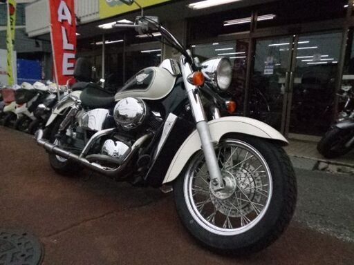NO.4850 シャドウ４００ (SHADOW)　水冷４サイクルＶツインエンジン　２ｉｎ１フィッシュテールマフラー　ホワイト＆ブラック　☆彡