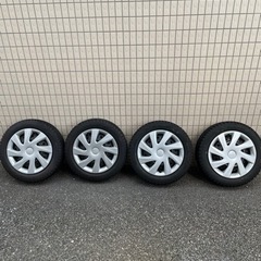 スタッドレスタイヤ　ホイール付き　14インチ