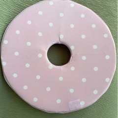 ピンク色ドット柄　円座クッションの画像