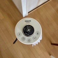 【美品】YAMAZEN スリム扇風機　ホワイトの画像