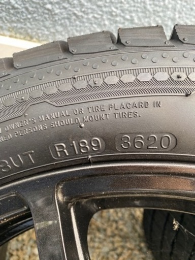 17×7j+38 114.3 225/45R17 スタッドレス タイヤ ホイール １７インチ
 バリ溝有り ヴォクシー  ノア