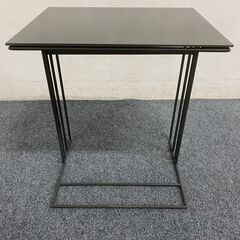 BoConcept/ボーコンセプト Alba/アルバ ナイトテーブル 北欧 デンマーク モダン ガラストップ ソファサイド 中古家具 店頭引取歓迎 R7789の画像
